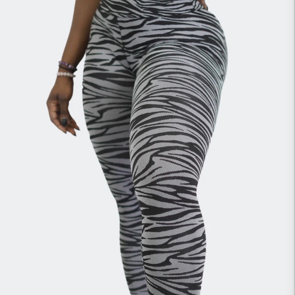Cake body fitness popular stretch leggings zebra size XL - Picture 2 of 5